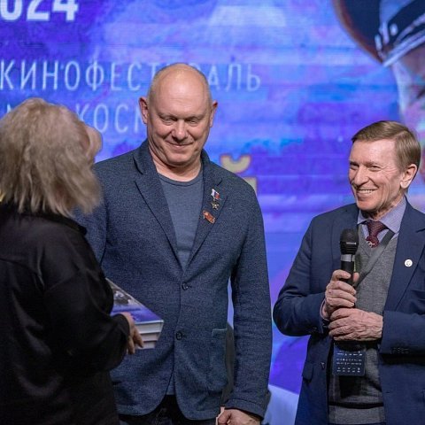 Сергей Самбуров и Олег Артемьев вручили призы в спецноминациях Международного кинофестиваля