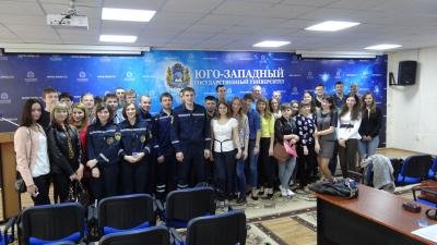 Студентам ЮЗГУ вручили удостоверения спасателей молодежного крыла РОССОЮЗСПАСа