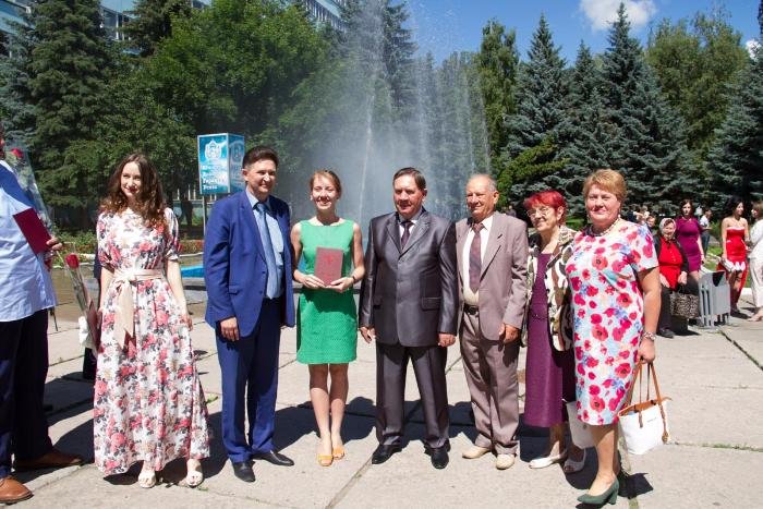  Дипломы выпускникам ЮЗГУ вручили губернатор Курской области и ректор университета