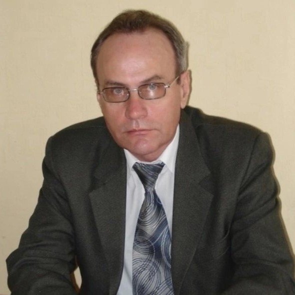 Поздравляем с Днем рождения Александра Геннадьевича Ивахненко