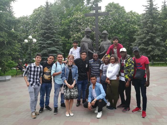 Иностранные студенты ЮЗГУ посетили  фестиваль народных ремесел «Тайны мастерства»