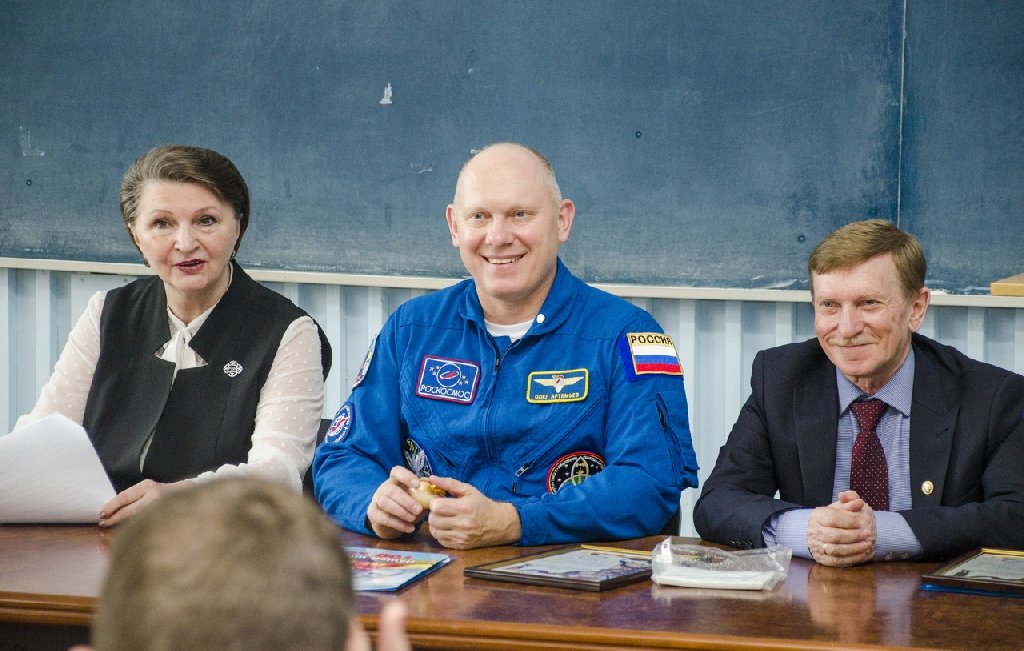 Курские школьники лично задали вопрос космонавту 