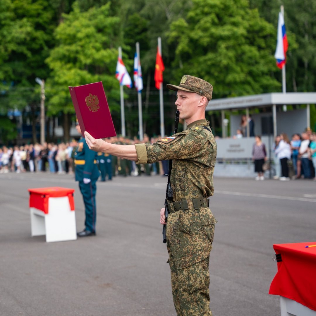 Курсанты ВУЦ ЮЗГУ приняли присягу 