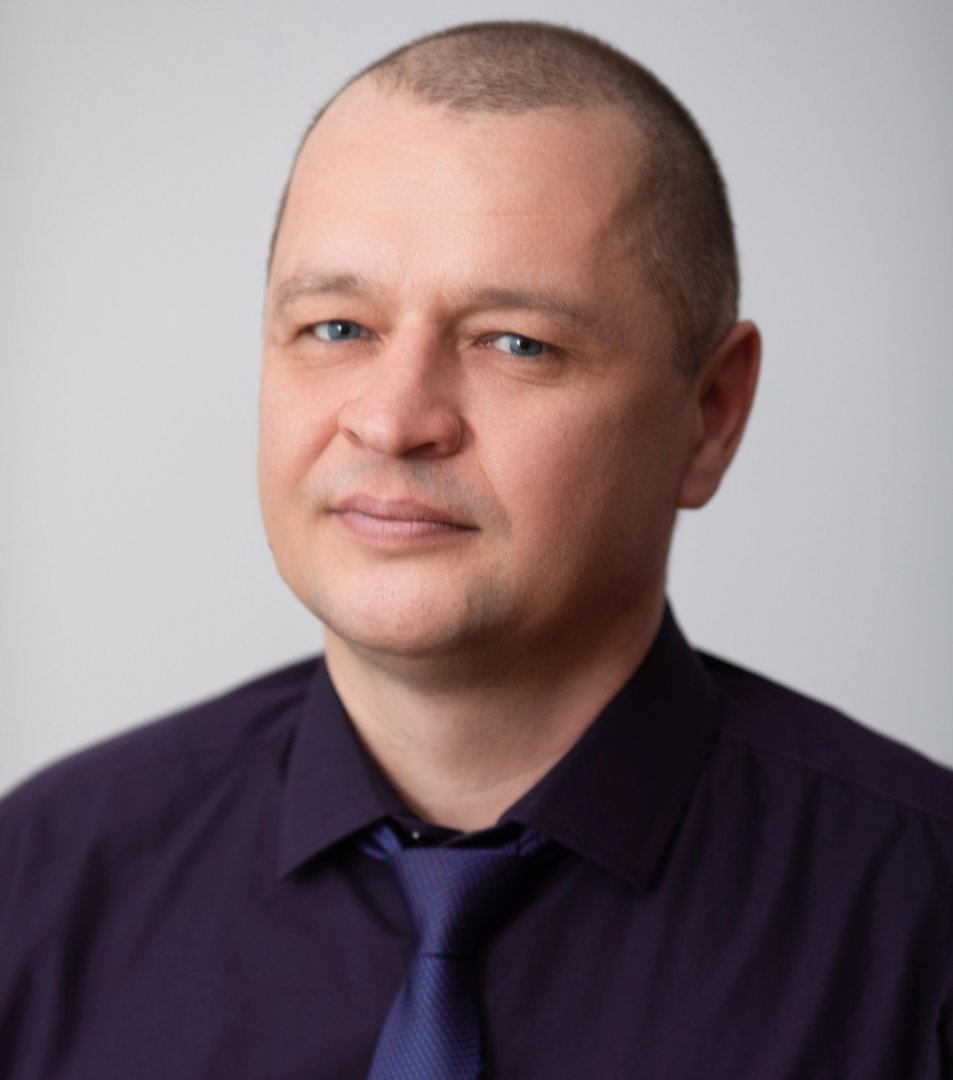 Поздравляем с Днем рождения Романа Анатольевича Крупчатникова.