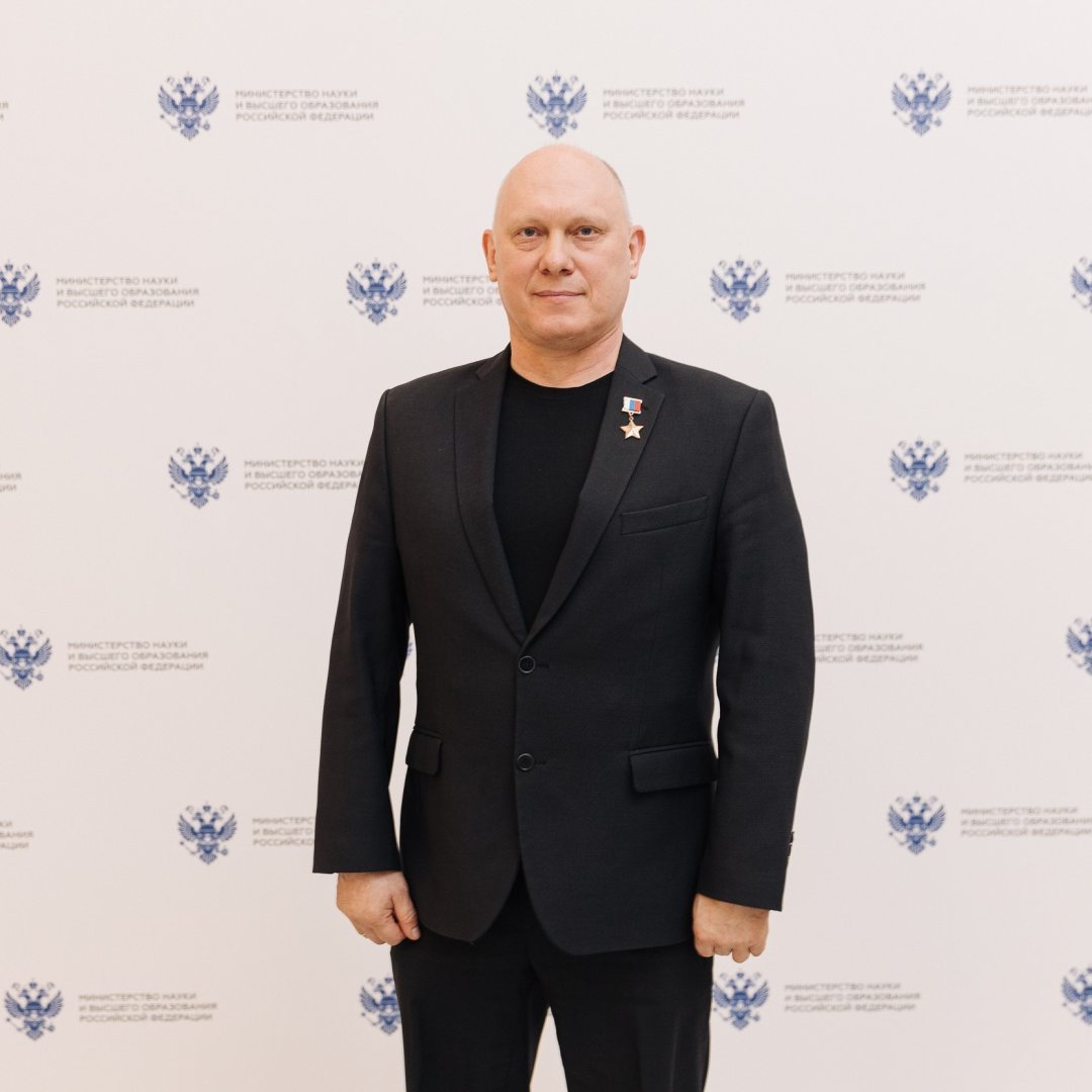 Поздравляем с Днем рождения Олега Германовича Артемьева