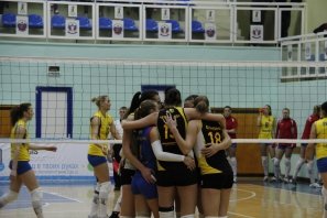  Курские волейболистки потерпели второе поражение от клуба Приморочка _05.JPG