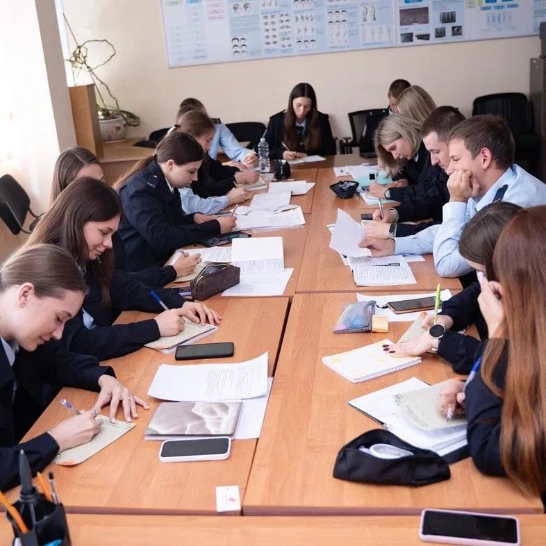 Письмо вместо сообщения: первокурсники ЮЗГУ сказали «спасибо» самым близким