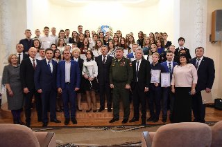Семь студентов ЮЗГУ получили именные стипендии администрации Курска