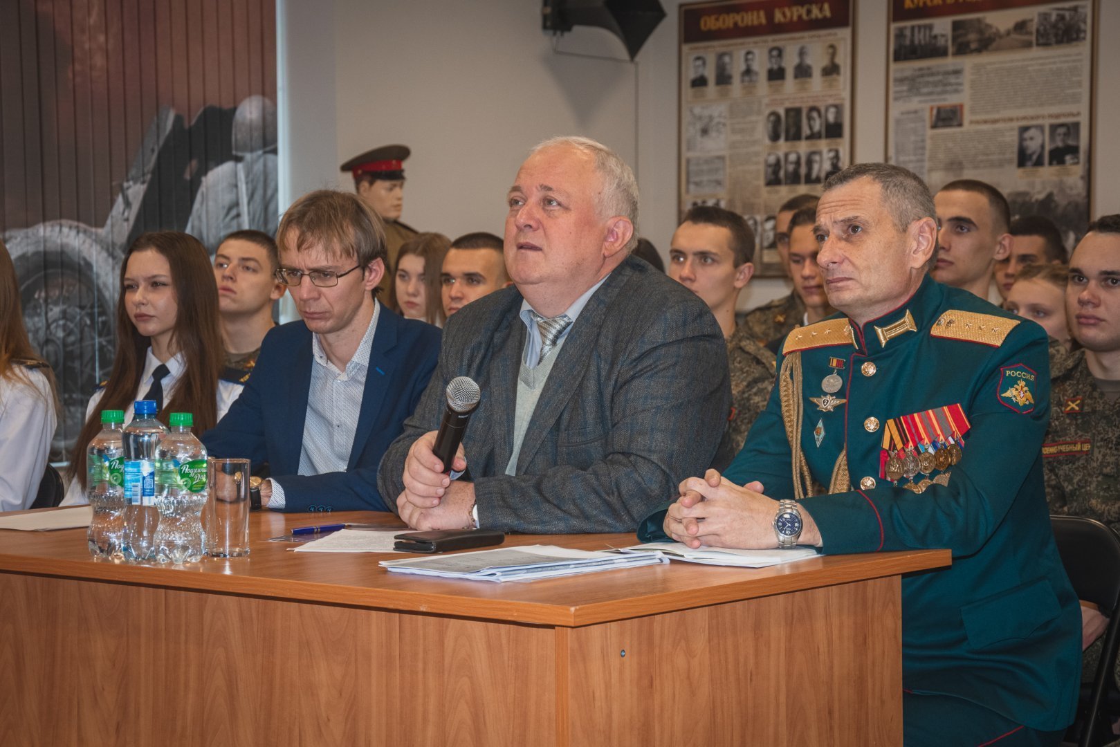 Студенты ЮЗГУ приняли участие в конференции с родственниками героев-артиллеристов
