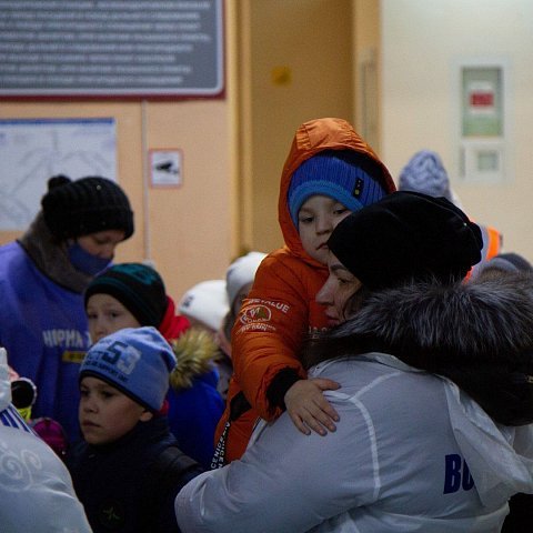 В Курск приехали беженцы из ДНР и ЛНР | Сюжет