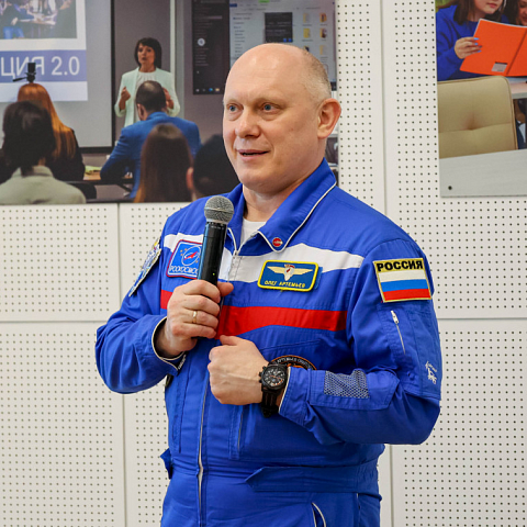 Космонавт Олег Артемьев – гость программы «Голос молодых»