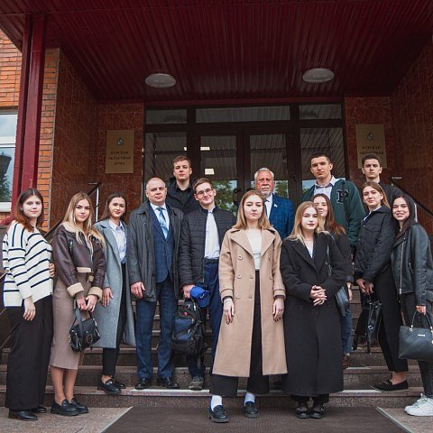 Студенты ЮЗГУ посетили Курскую областную Думу 