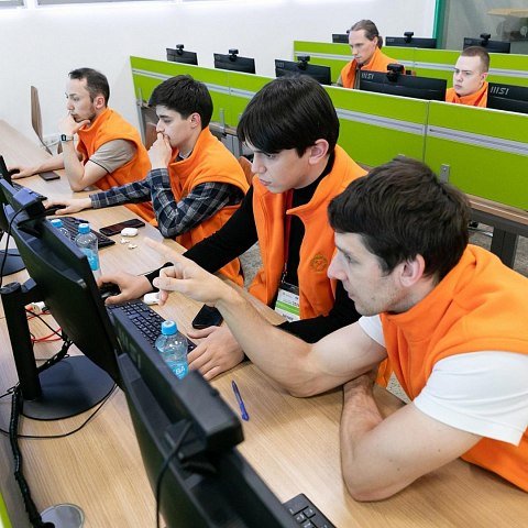 Студенты ЮЗГУ осваивают цифровое моделирование в Северной столице