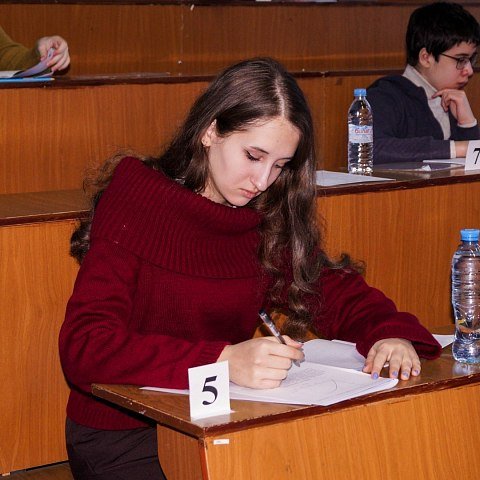 В ЮЗГУ прошел второй день регионального этапа олимпиады по физике В ЮЗГУ прошел второй день регионального этапа олимпиады по физике