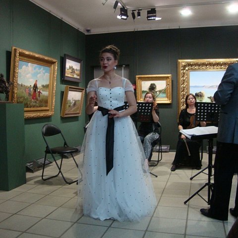 В Курской картинной галереи им. А.А. Дейнеки прошел заключительный концерт в рамках проекта «Час музыки»