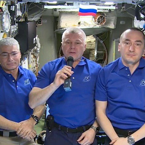 Космонавты МКС поздравили с Днем Победы 