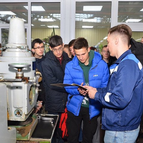 Студенты ЮЗГУ посетили одно из ведущих предприятий авиационного приборостроения