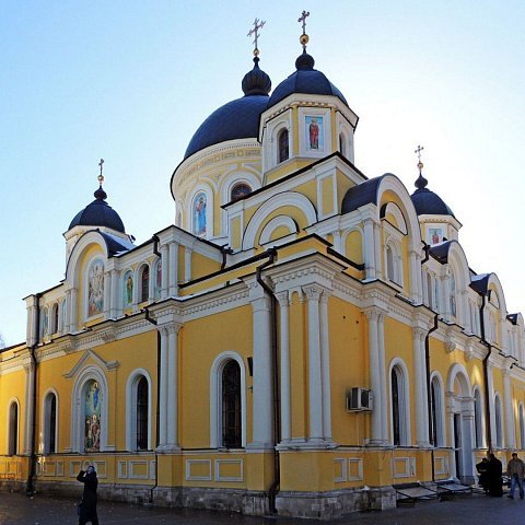 Приглашаем посетить Храм Матроны Московской Покровского монастыря и на обзорную экскурсию по Москве
