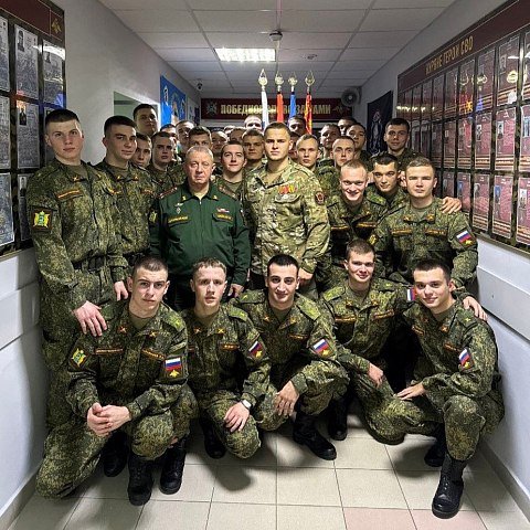 Курсанты ВУЦ ЮЗГУ встретились с ветераном СВО Курсанты ВУЦ ЮЗГУ встретились с ветераном СВО