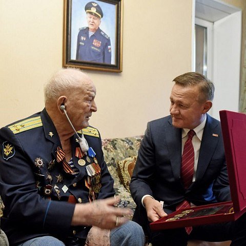 Губернатор Роман Старовойт поздравил Щербакова А.П. с 99-летием 