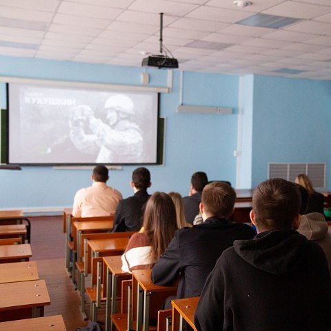 В ЮЗГУ показали фильм о работе военных корреспондентов