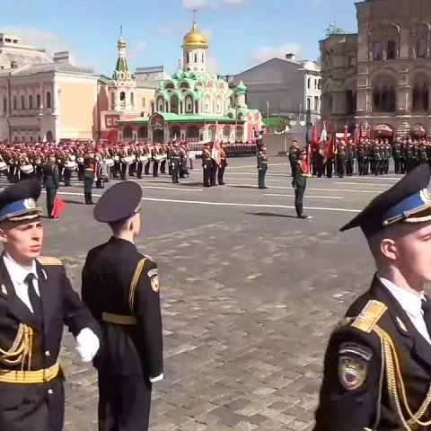 Выпускник ЮЗГУ прошел торжественным маршем на Параде Победы