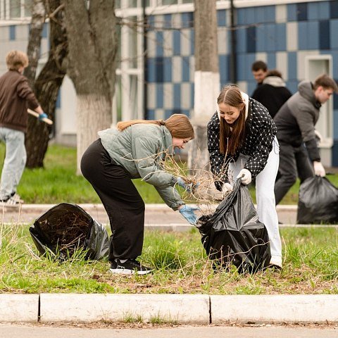 В ЮЗГУ начались сезонные работы по благоустройству территорий