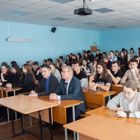 Студенты и сотрудники ЮЗГУ присоединились к прямой трансляции Послания Президента России Владимира Путина Федеральному Собранию РФ