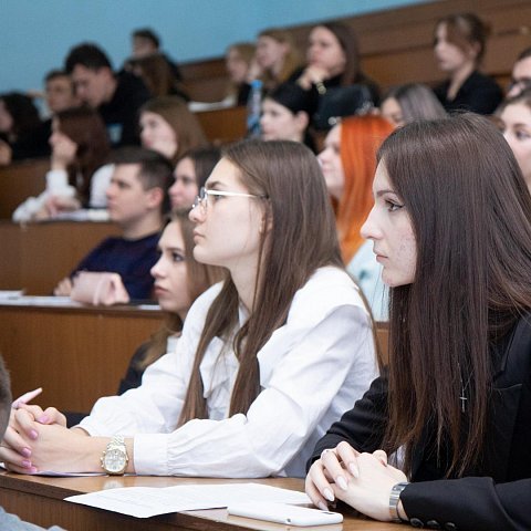 Студенты ЮЗГУ – участники Всероссийского теста на знание Конституции РФ