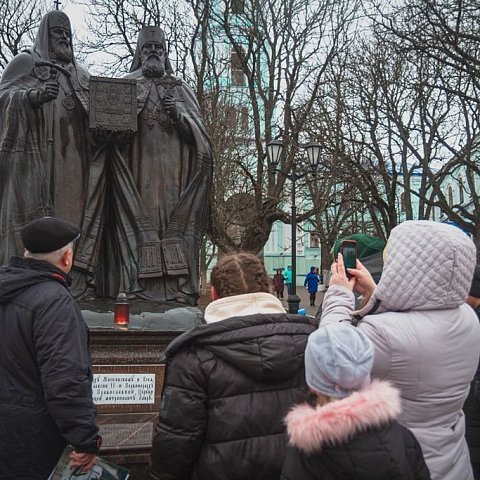 Жителям ДНР и ЛНР провели экскурсию по Северному фасу