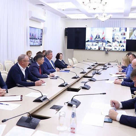 Ректор ЮЗГУ представил сектор высшего образования региона губернатору Курской области