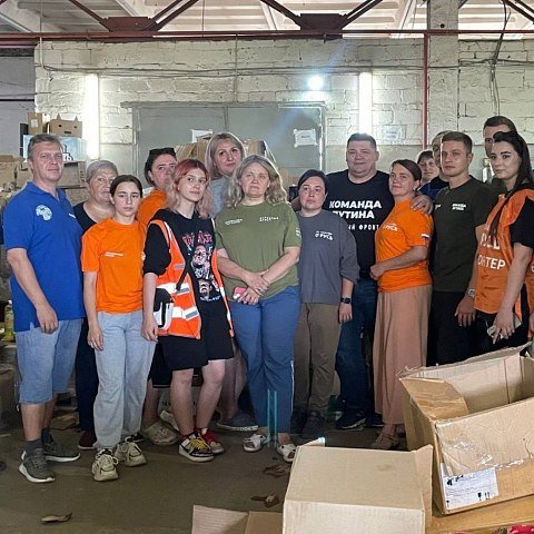 Волонтеры ЮЗГУ пообщались с российским спортсменам на гуманитарном складе 