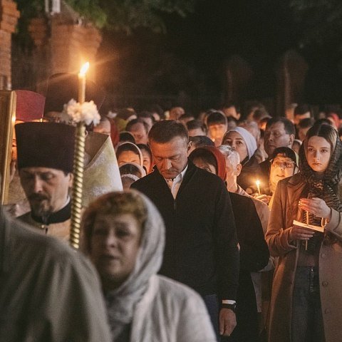 Губернатор Курской области Роман Старовойт поздравил курян со Светлым Христовым Воскресением