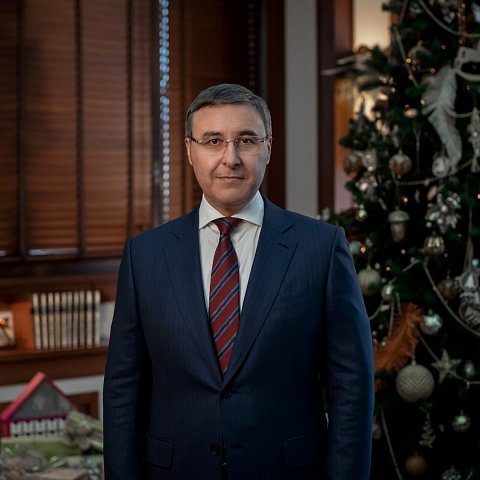 Министр науки и высшего образования РФ Валерий Фальков поздравляет с наступающим Новым годом 