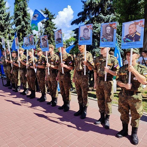 Курсанты ВУЦ ЮЗГУ на праздновании Дня ВДВ 