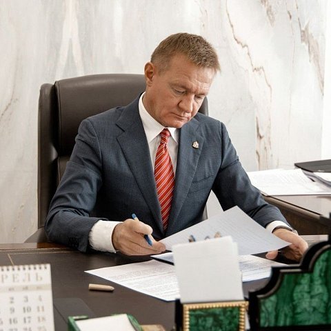 Поздравление губернатора Курской области Романа Старовойта с Днем российской печати